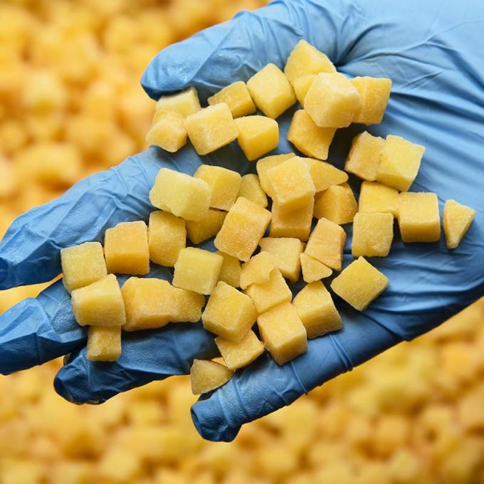 IQF عضويات الخوخ الأصفر المعبأة بالجملة الفواكه المجمدة المعبأة بالماء البولب المكعبات الكاملة والنصفات طعم حلو المحافظ 1