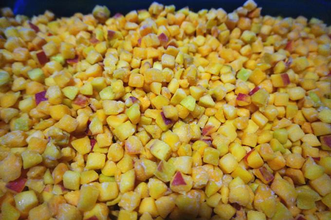 المشمش المجمّد الطازج ذو الحبوب الكاملة ذو الجودة العالية اللذيذة للمشروبات المصنع الخبز إمدادات IQF المعالجة الفاكهة الطازجة المجمدة 3