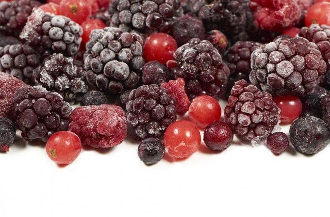توت مشكل مجمد بتقنية التجميد السريع (IQF) - توت أسود، فراولة، توت أحمر، توت أزرق - بنكهة توت أسود وفراولة 1